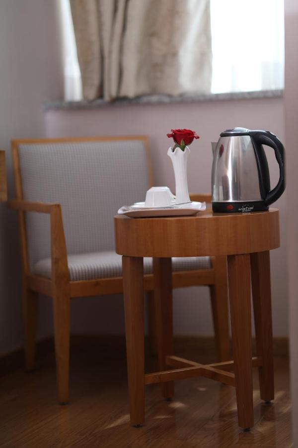 New Day Hotel Addis Abeba Buitenkant foto